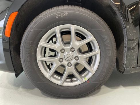 New 2025 Chrysler Pacifica Select image 7