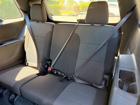 Used 2023 Chevrolet Traverse LT w/ LPO, Cargo Package AWD/4WD image 8
