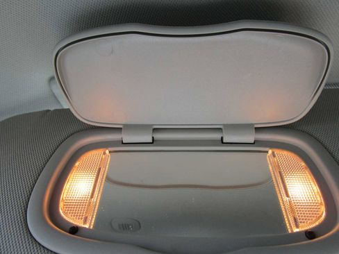 Certified 2024 Chrysler Pacifica Limited image 53