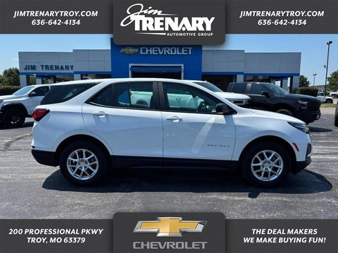 Used 2023 Chevrolet Equinox LS image 1