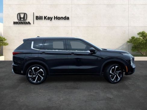 Used 2022 Mitsubishi Outlander SEL image 2