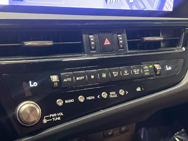 Used 2024 Lexus ES 300h w/ Premium Package FWD image 20