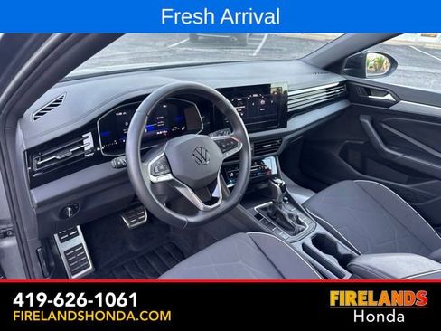 Used 2025 Volkswagen Jetta Sport FWD image 16