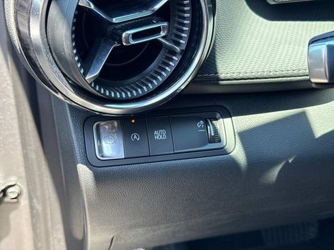 Used 2025 Chevrolet Equinox LT w/ Safety and Technology Package FWD image 32