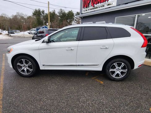 Used 2015 Volvo XC60 T6 Platinum image 8