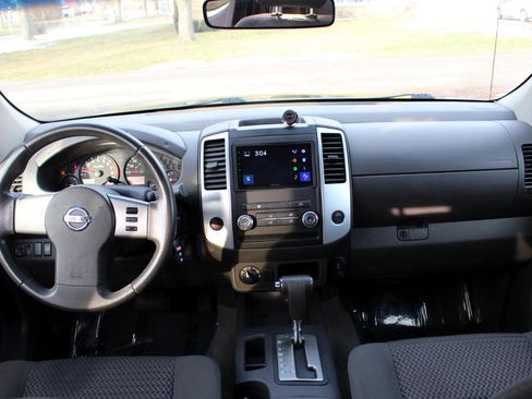 Used 2009 Nissan Frontier SE w/ SE Value Truck Pkg image 24