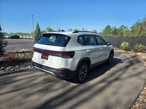 New 2026 Volkswagen Taos S FWD image 5