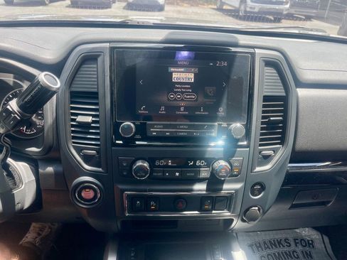 Used 2024 Nissan Titan SV w/ SV Convenience Package RWD image 13