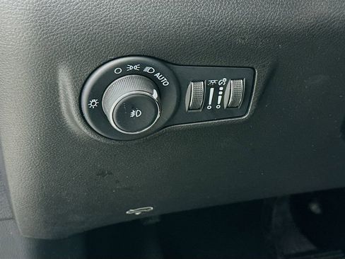 Certified 2024 Jeep Compass Latitude image 17