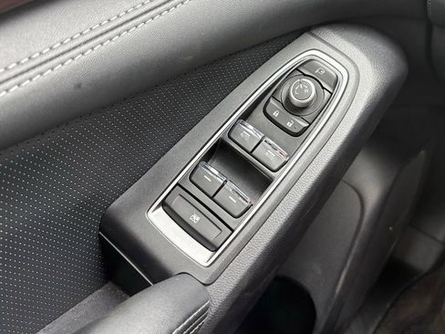 Used 2023 Subaru Ascent Touring AWD/4WD image 9