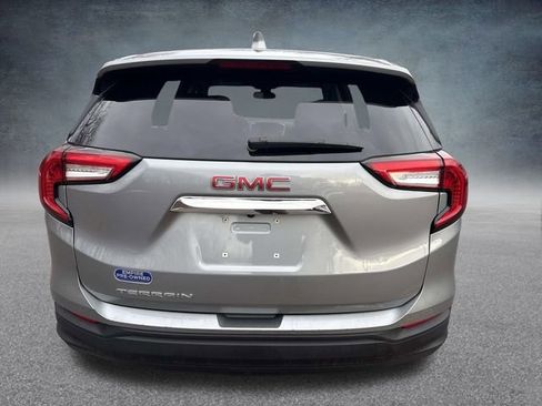 Used 2024 GMC Terrain SLE image 5