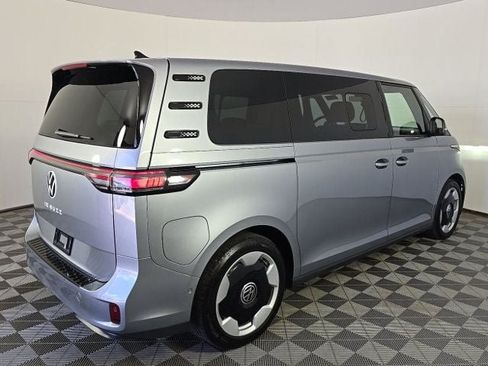 Used 2025 Volkswagen ID. Buzz Pro S RWD image 3