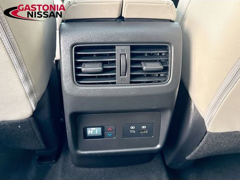 Used 2023 Nissan Rogue SL w/ SL Premium Package image 33