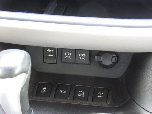 Certified 2019 Toyota Highlander XLE AWD/4WD image 32