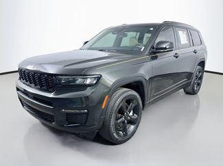 Used 2023 Jeep Grand Cherokee L Limited w/ Black Appearance Package AWD/4WD video 3