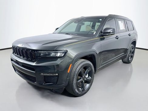 Used 2023 Jeep Grand Cherokee L Limited w/ Black Appearance Package AWD/4WD image 3