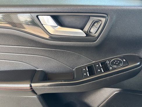 Used 2025 Ford Escape ST-Line AWD/4WD image 9