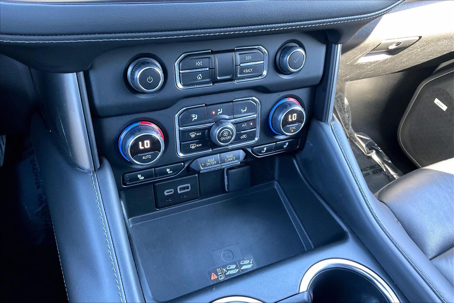 Used 2024 Chevrolet Tahoe LT RWD image 34