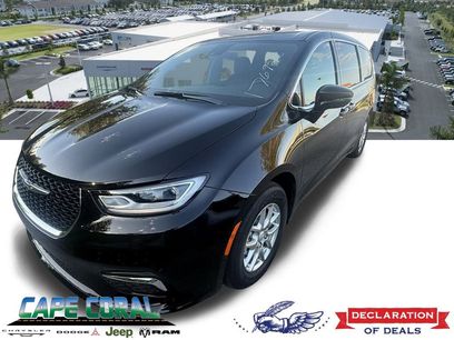 New 2026 Chrysler Pacifica Select
