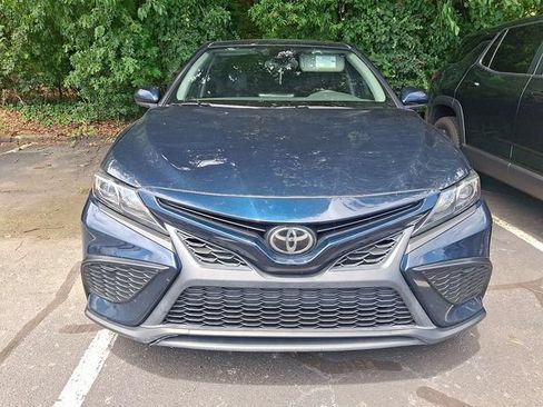 Used 2021 Toyota Camry SE FWD image 2