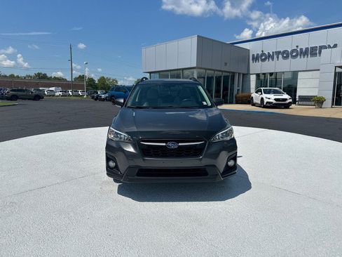 Used 2020 Subaru Crosstrek 2.0i Premium w/ Moonroof Package 1 AWD/4WD image 2