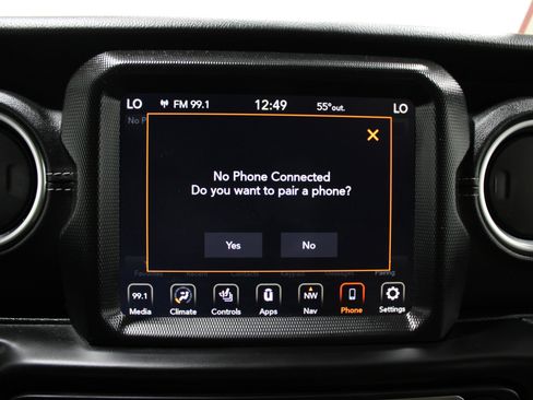 Used 2022 Jeep Wrangler Unlimited Sahara w/ Cold Weather Group image 19