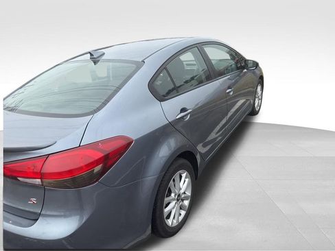Used 2017 Kia Forte S image 10