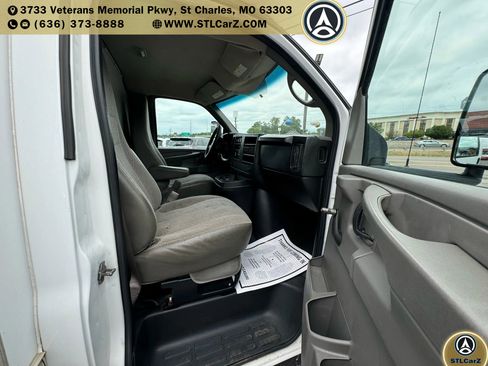 Used 2013 Chevrolet Express 3500 Extended image 12