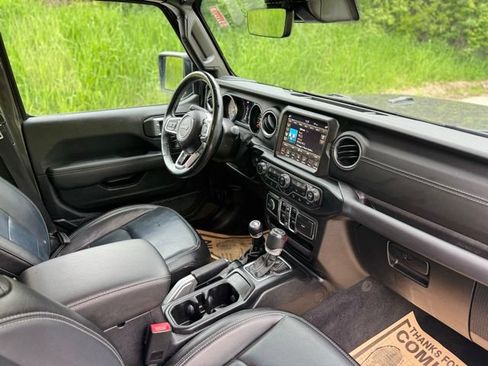 Used 2021 Jeep Wrangler Unlimited Sahara AWD/4WD image 19