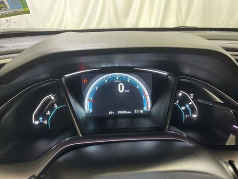 Used 2018 Honda Civic Touring image 15