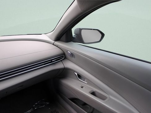 Certified 2024 Hyundai Elantra SE FWD image 12
