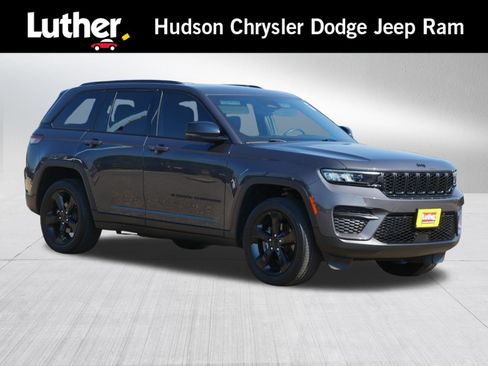 Used 2023 Jeep Grand Cherokee Altitude AWD/4WD image 1