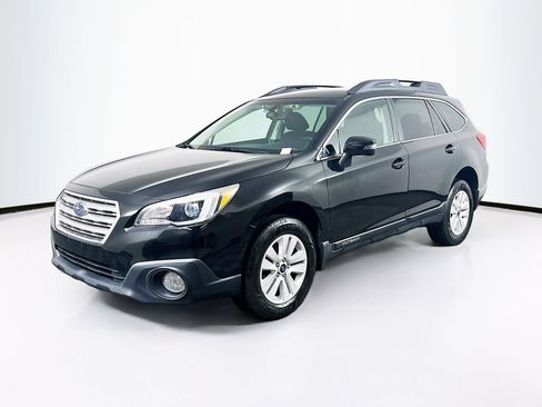 Used 2017 Subaru Outback 2.5i Premium image 3