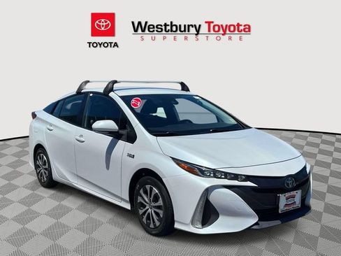 Used 2022 Toyota Prius Prime XLE FWD image 1