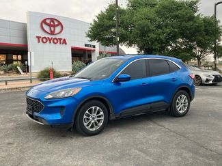 Used 2021 Ford Escape SE video 1