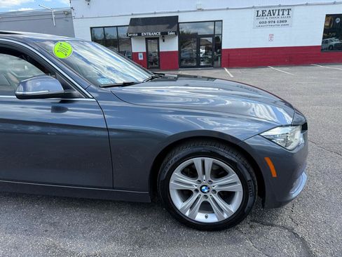 Used 2017 BMW 330i xDrive Sedan AWD/4WD image 17