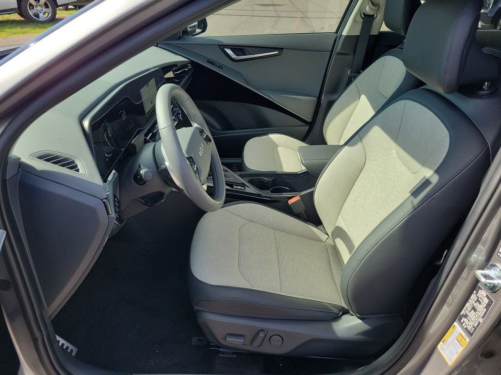 New 2026 Kia Niro SX Touring FWD image 23