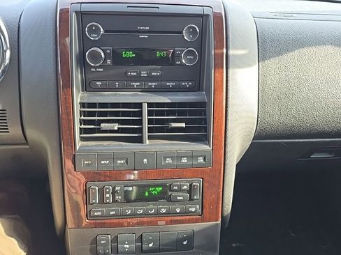 Used 2010 Ford Explorer Limited image 23