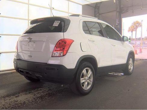 Used 2016 Chevrolet Trax LT w/ LT Sun and Sound Package AWD/4WD image 4