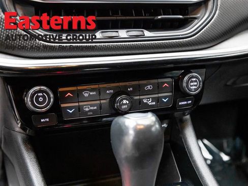 Used 2023 Jeep Compass Trailhawk image 20