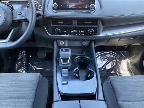 Used 2023 Nissan Rogue SV image 13