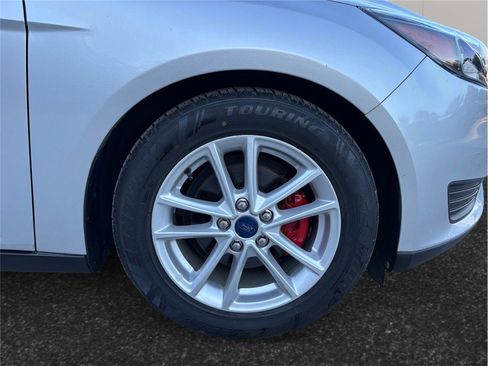 Used 2015 Ford Focus SE image 12