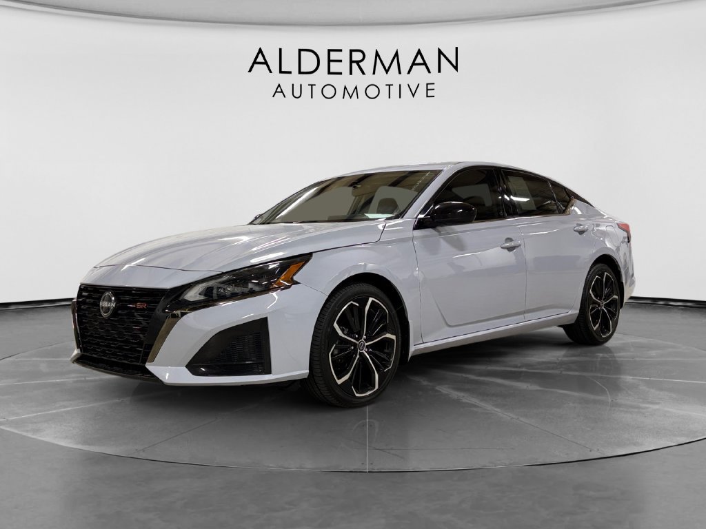 Used 2023 Nissan Altima 2.5 SR w/ SR Premium Package AWD/4WD image 1