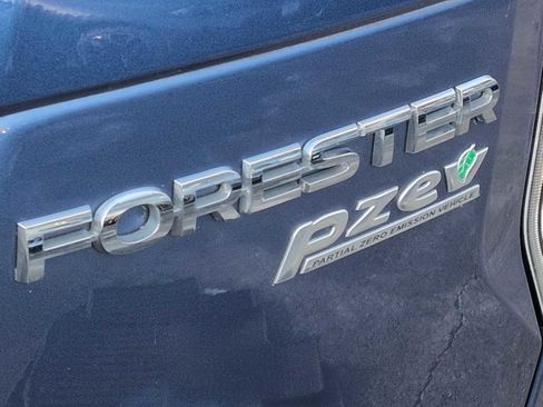 Used 2017 Subaru Forester 2.5i Premium w/ All-Weather Package image 13