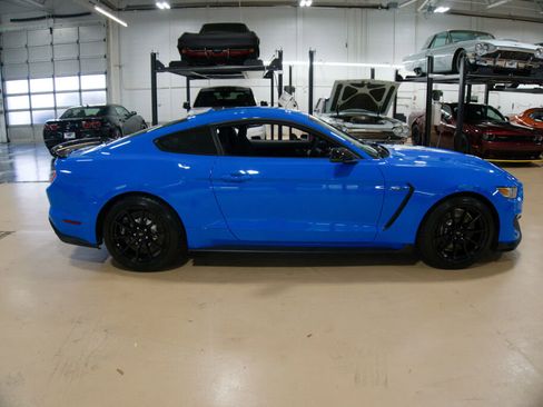 Used 2017 Ford Mustang Shelby GT350 w/ Electronics Package image 7