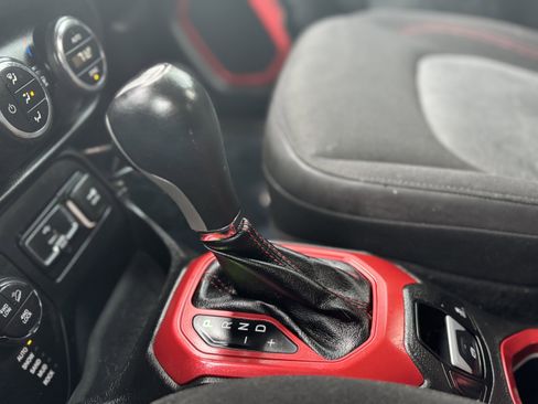 Used 2015 Jeep Renegade Trailhawk w/ Popular Equipment Group image 24