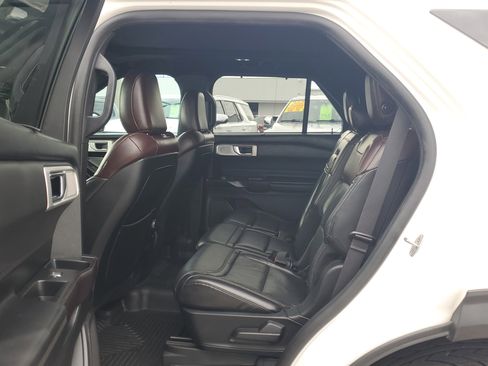 Used 2020 Ford Explorer Platinum w/ Premium Technology Package image 14
