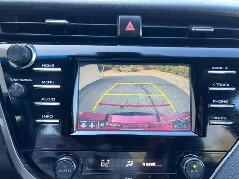 Used 2018 Toyota Camry SE w/ Convenience Package FWD image 40