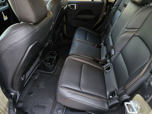 New 2026 Jeep Gladiator Sport AWD/4WD image 12