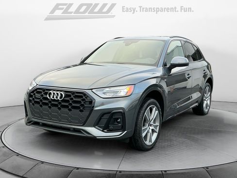 Used 2025 Audi Q5 2.0T Premium w/ Convenience Plus Package image 3